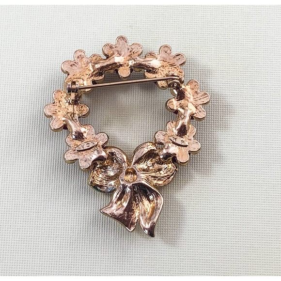 AVON Rose Wreath Pin / Brooch - Wear for the Holidays or All Year Round! - Picture 4 of 5